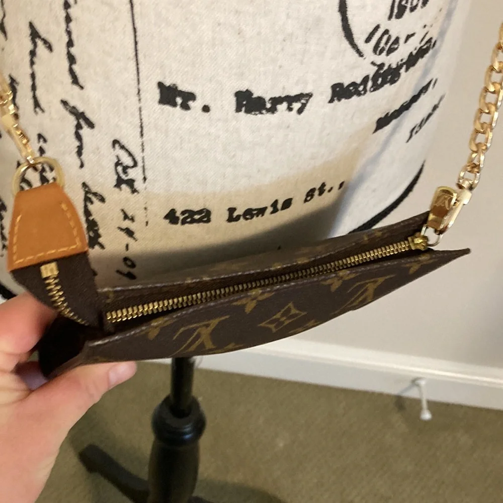 LOUIS VUITTON MONOGRAM TOILETRY 15 WITH UNBRANDED GOLD CHAIN